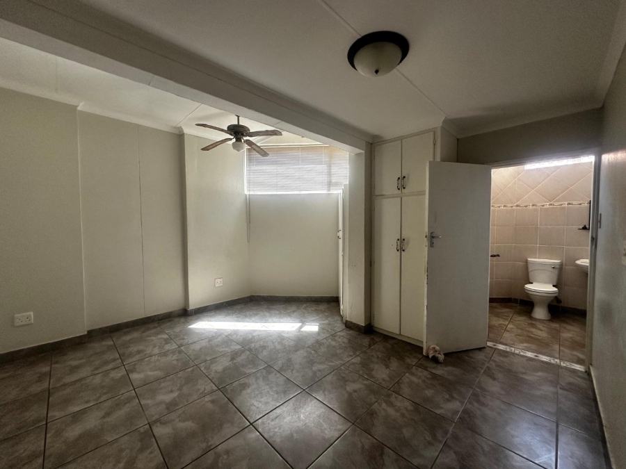 4 Bedroom Property for Sale in Heuwelsig Free State